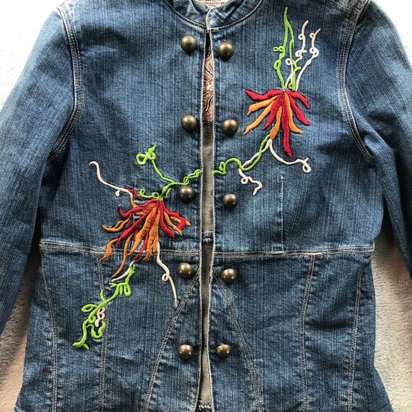 Live A Little Women's Jean Jacket Medium Petite Embroidered Floral Boho Y2K - Picture 11 of 14